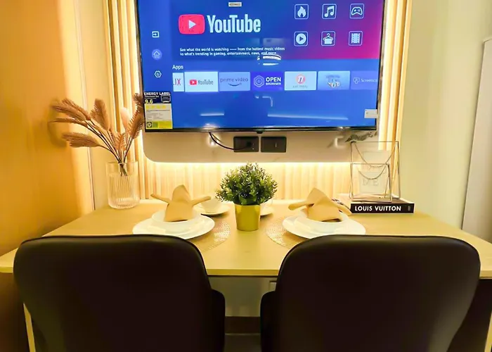 Red Res Where Style Lives L Wifi Netflix I Red Res 2132 Apartment