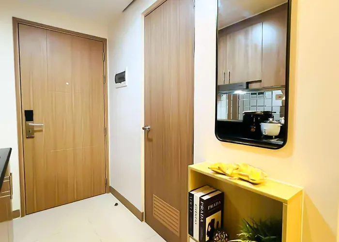 Red Res Where Style Lives L Wifi Netflix I Red Res 2132 * Manila